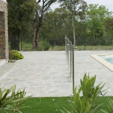 Apartment Appt Terrasse & Piscine - 6 Pers Ghisonaccia