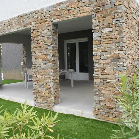 Appt Terrasse & Piscine - 6 Pers * Ghisonaccia